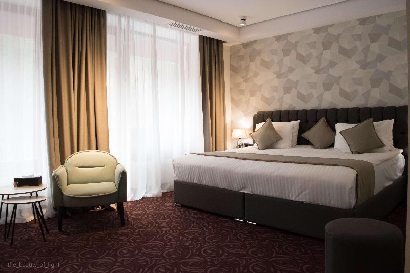 اتاق اجرایی, Best Western Plus Paradise Hotel Dilijan