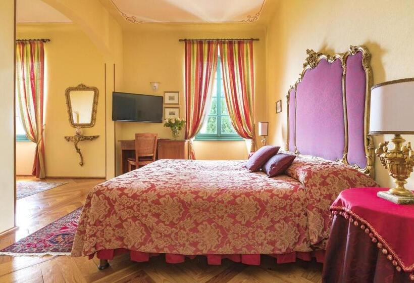 سوییت جونیور با چشم‌انداز دریاچه, Boutique Hotel Villa Sostaga