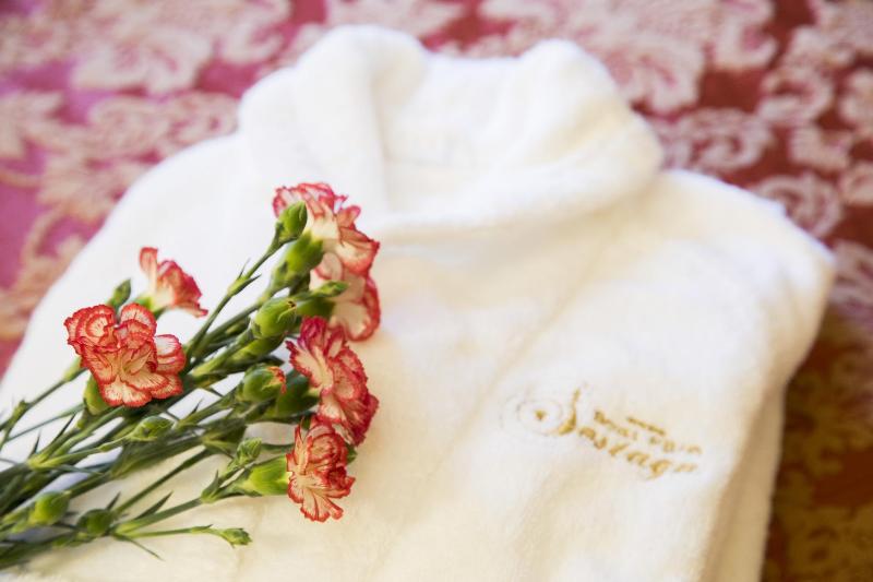 سوییت جونیور با چشم‌انداز دریاچه, Boutique Hotel Villa Sostaga
