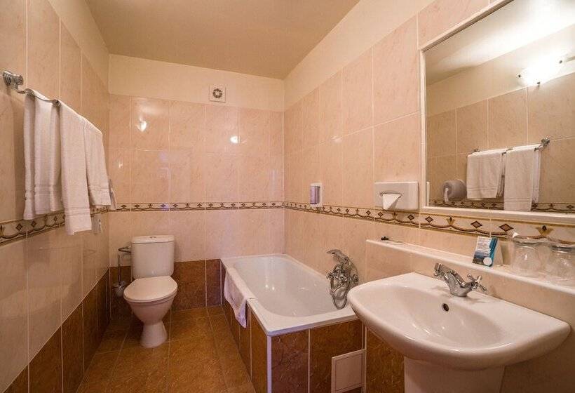 سوئیت با بالکن, Dixon So Vstupom Do Bazéna A Vírivky Zdarma   Free Entrance To Pool And Jacuzzi Included
