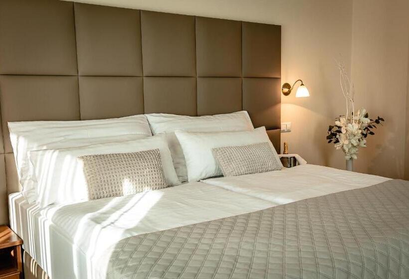 سوئیت با بالکن, Dixon So Vstupom Do Bazéna A Vírivky Zdarma   Free Entrance To Pool And Jacuzzi Included