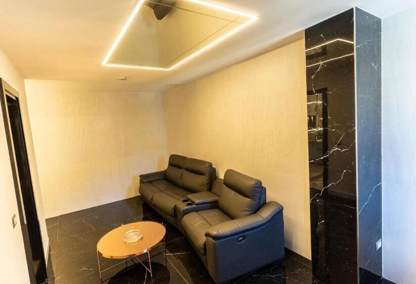 سوییت اجرایی, Grand Hotel Irpinia & Family Spa