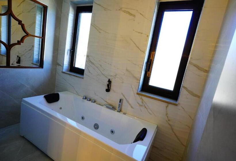 سوییت اجرایی, Grand Hotel Irpinia & Family Spa