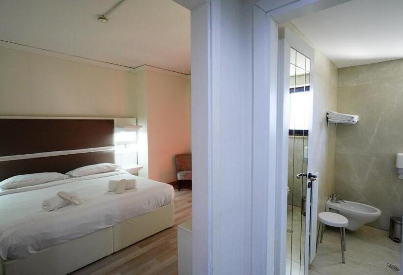اتاق استاندارد سه نفره, Grand Hotel Irpinia & Family Spa