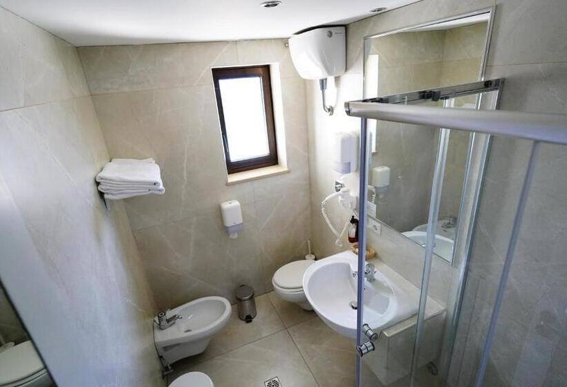 اتاق استاندارد سه نفره, Grand Hotel Irpinia & Family Spa