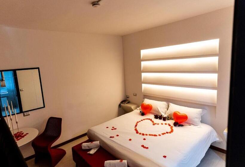 اتاق سوپریور با چشم‌انداز استخر, Grand Hotel Irpinia & Family Spa