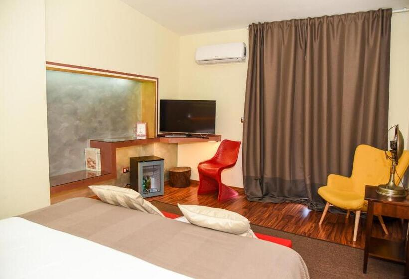 اتاق سوپریور با چشم‌انداز استخر, Grand Hotel Irpinia & Family Spa