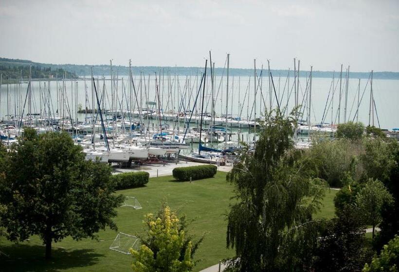 Habitación Estándar, Marina Port