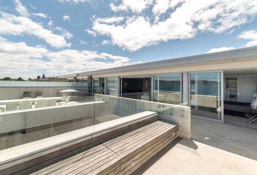 带两个卧室的顶楼公寓, Sacred Waters Taupo