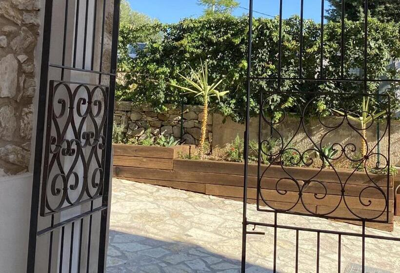 استودیوی استاندارد, Tenute Plaia Agriturismo