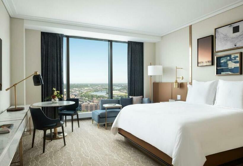 Deluxe room with river view, Four Seasons  Minneapolis