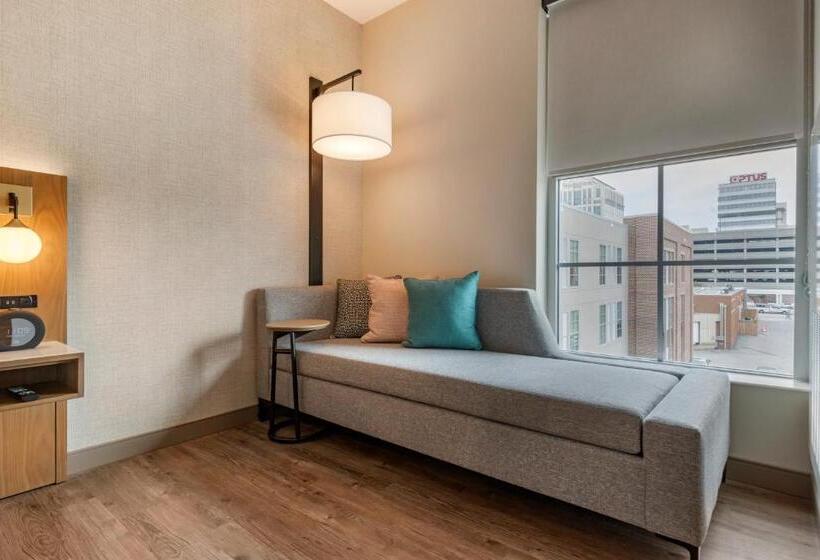 سوئیت برای معلولان, Cambria Hotel Columbia Downtown The Vista