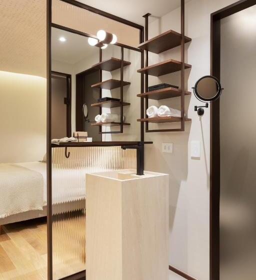 اتاق لوکس با تخت بزرگ, Qoya Hotel Curitiba, Curio Collection By Hilton