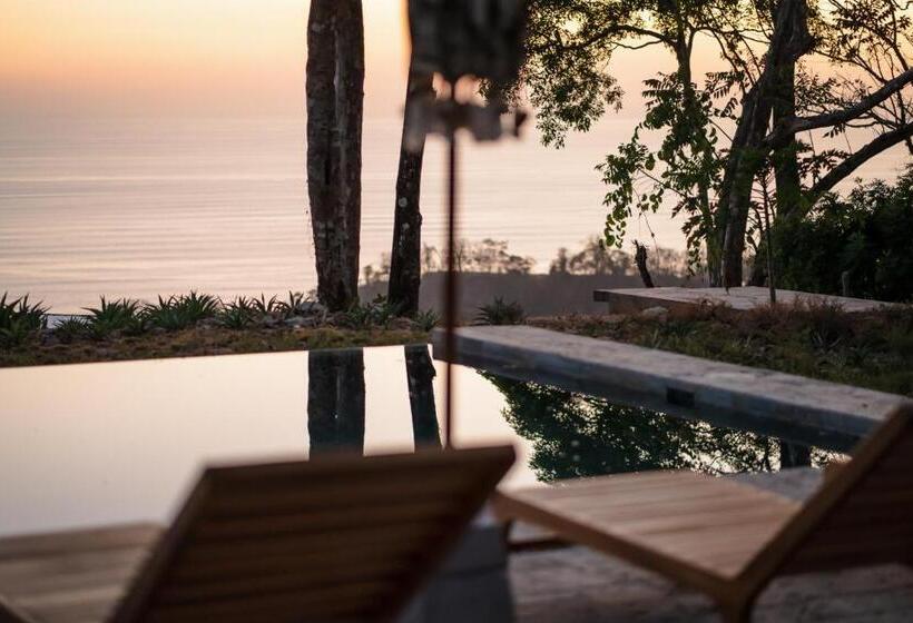 سوئیت با تخت بزرگ, Thea Resort & Retreats   Santa Teresa