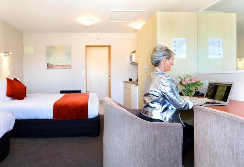 استودیوی سوپریور, Bella Vista Motel Invercargill