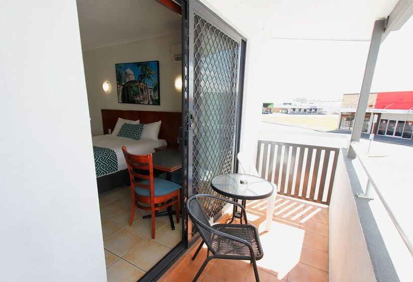 اتاق اجرایی, Coffee House Apartment Motel