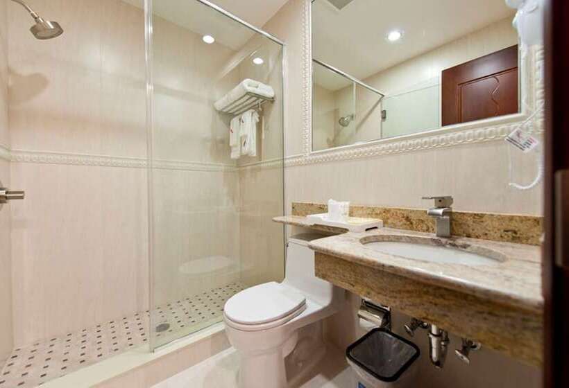 سوییت جونیور, Asiatic Hotel   Flushing
