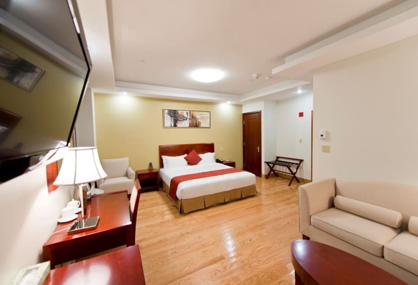 سوییت جونیور, Asiatic Hotel   Flushing