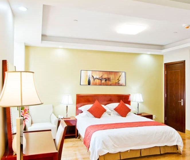 سوییت جونیور, Asiatic Hotel   Flushing