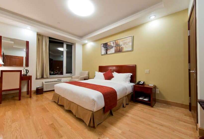سوییت جونیور, Asiatic Hotel   Flushing