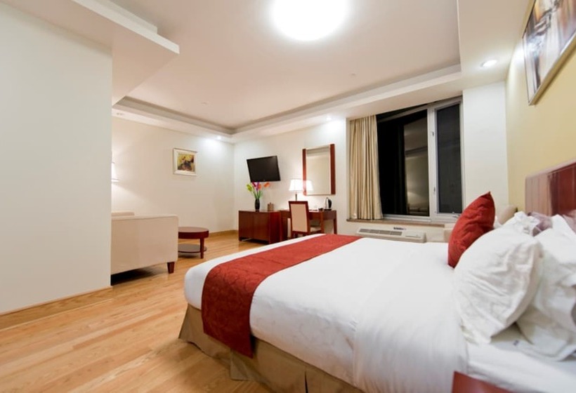 سوییت جونیور, Asiatic Hotel   Flushing