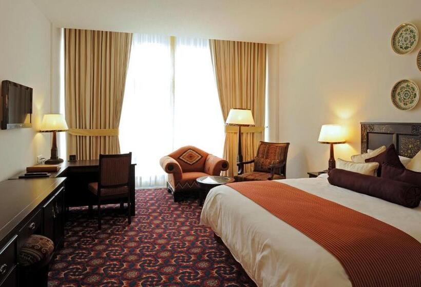 Chambre Deluxe, Dushanbe Serena