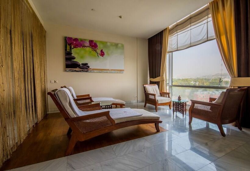 Suite Ejecutiva, Dushanbe Serena