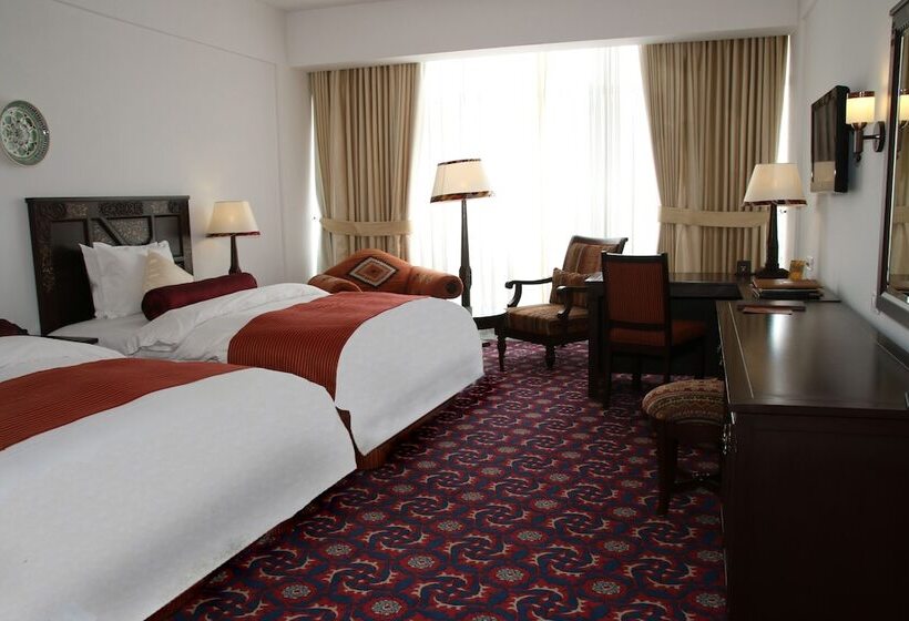 Chambre Deluxe, Dushanbe Serena