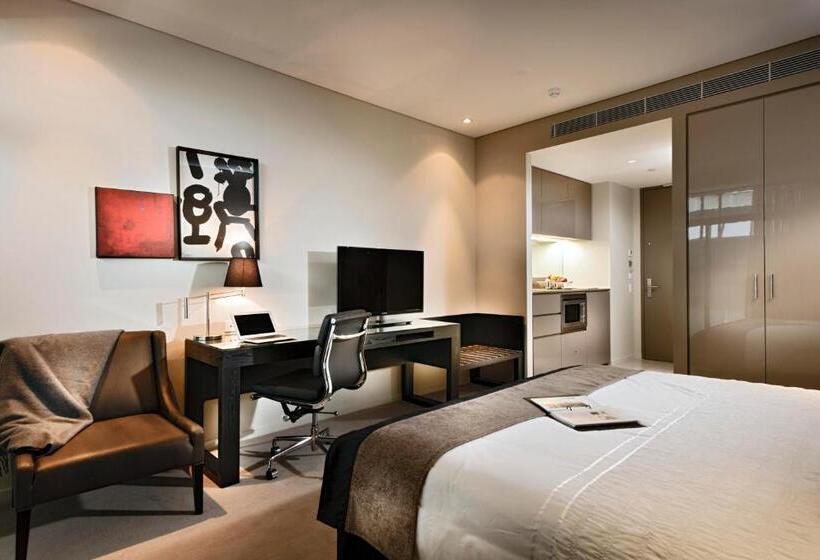 استودیوی لوکس, Fraser Suites Perth