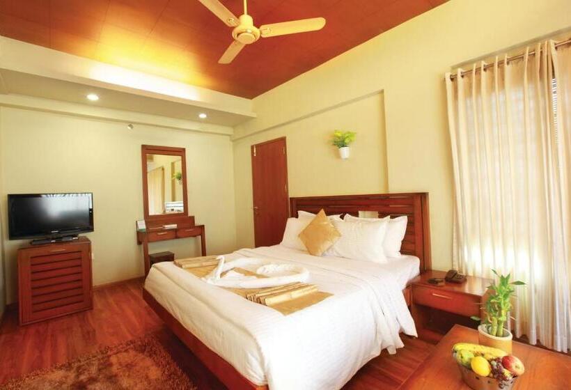 Standard Room, Grand Plaza Munnar