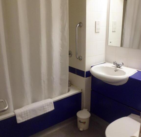 اتاق استاندارد, Metro Inns Huddersfield