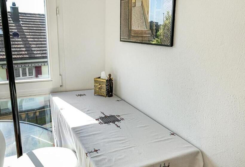 اتاق اکونومی, Haus Zur Lilie