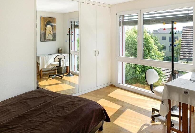 اتاق اکونومی, Haus Zur Lilie