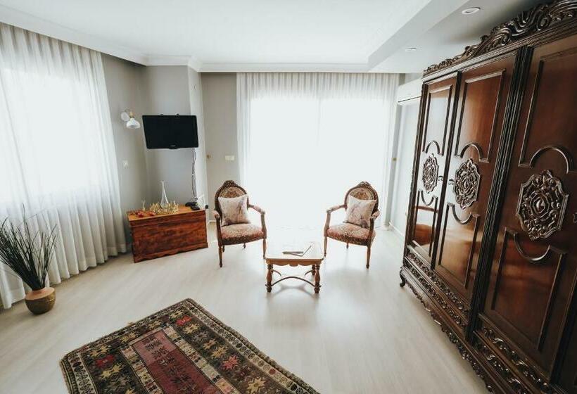 سوئیت با تخت بزرگ, Muup Alaçatı