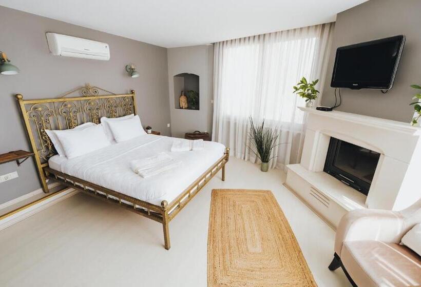 سوییت جونیور, Muup Alaçatı