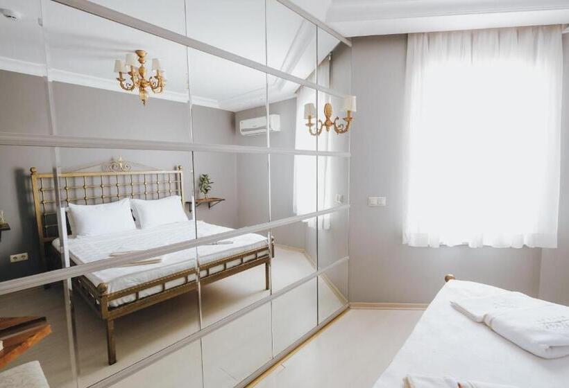 سوییت جونیور, Muup Alaçatı