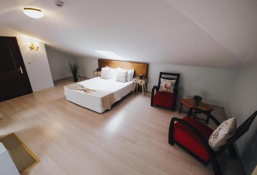 استودیوی استاندارد, Muup Alaçatı