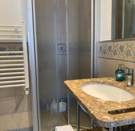 اتاق استاندارد با چشم‌انداز دریا, B&b Viale Italia 22