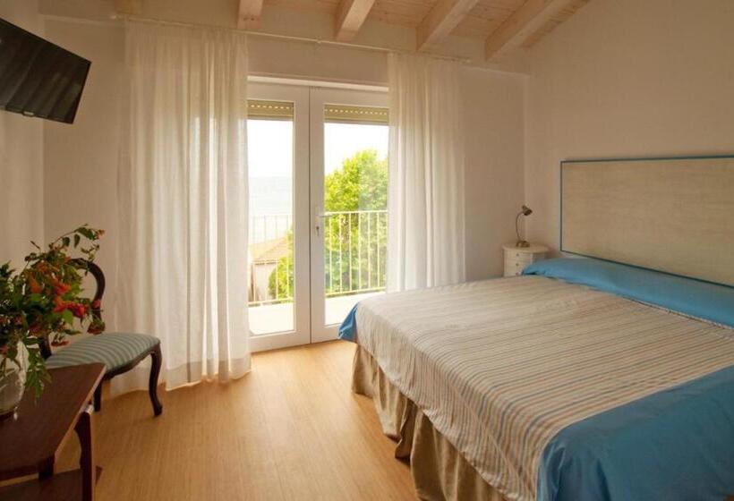 اتاق استاندارد با چشم‌انداز دریا, B&b Viale Italia 22