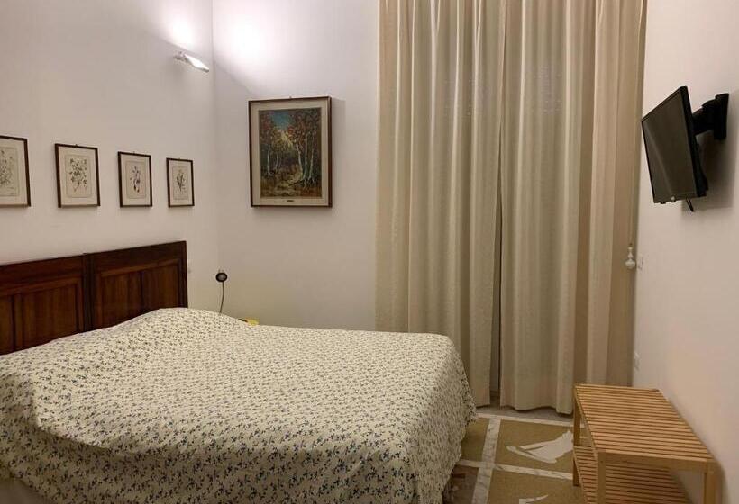 اتاق استاندارد یک نفره, B&b Viale Italia 22