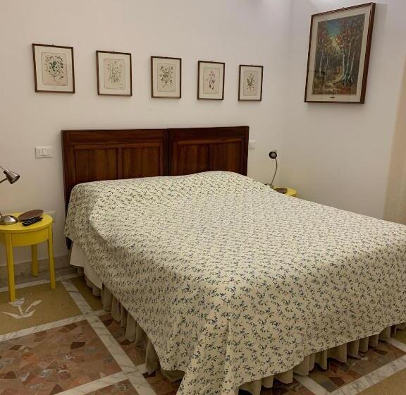 اتاق استاندارد یک نفره, B&b Viale Italia 22