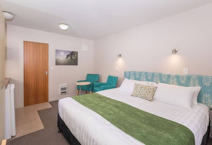 Estudio Superior, Bella Vista Motel New Plymouth