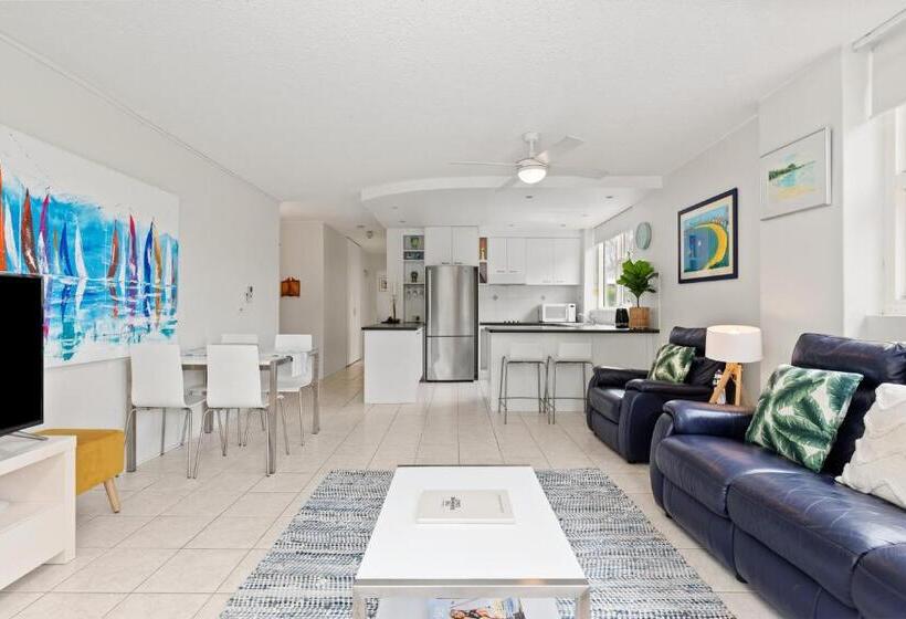 2 Bedroom Deluxe Apartment, 84 The Spit Holiday Apartments Mooloolaba