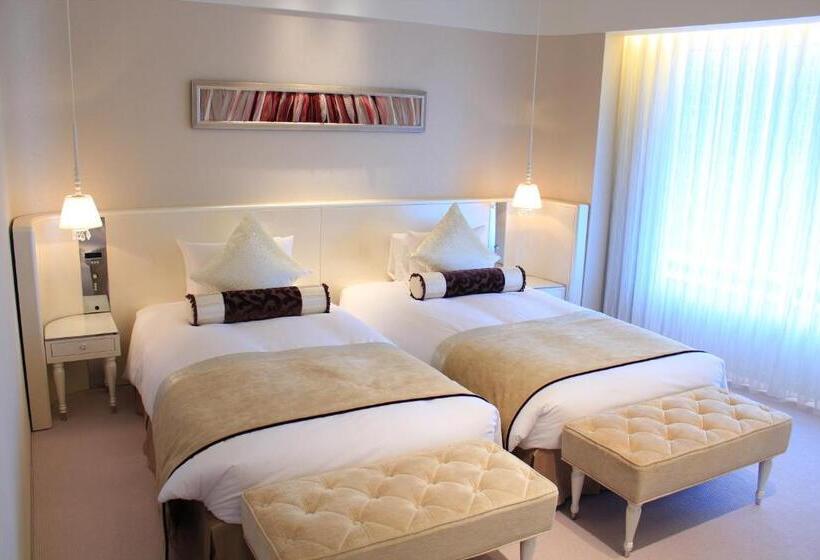سوئیت رویال, Elsereine Osaka
