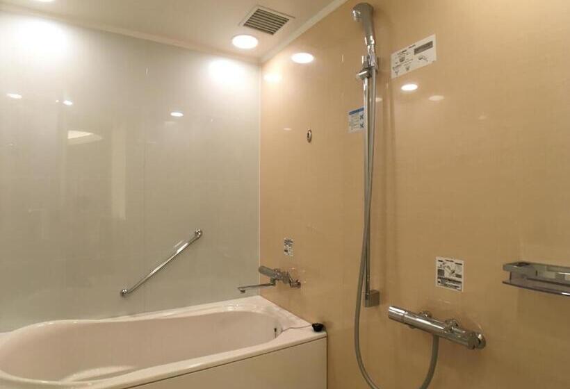 سوییت جونیور, Elsereine Osaka