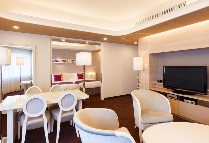 سوییت جونیور, Elsereine Osaka