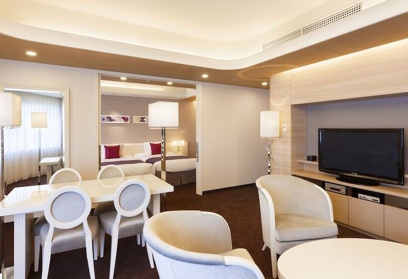 سوییت جونیور, Elsereine Osaka
