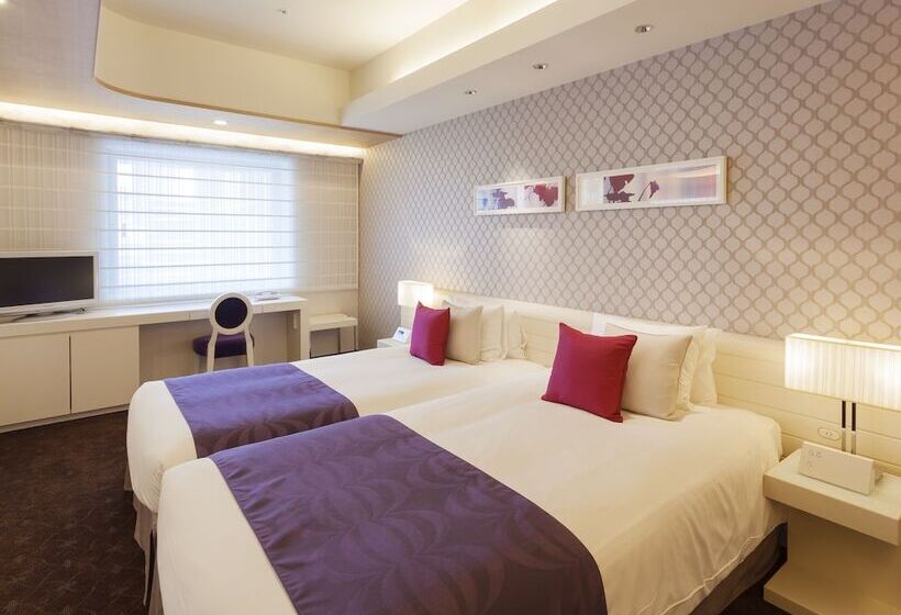 سوییت جونیور, Elsereine Osaka
