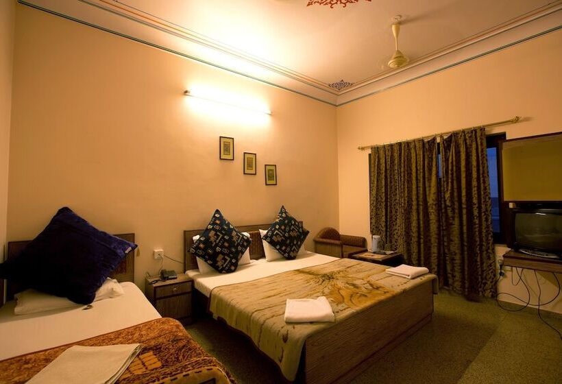 اتاق استاندارد سه نفره, Kalyan, Jaipur