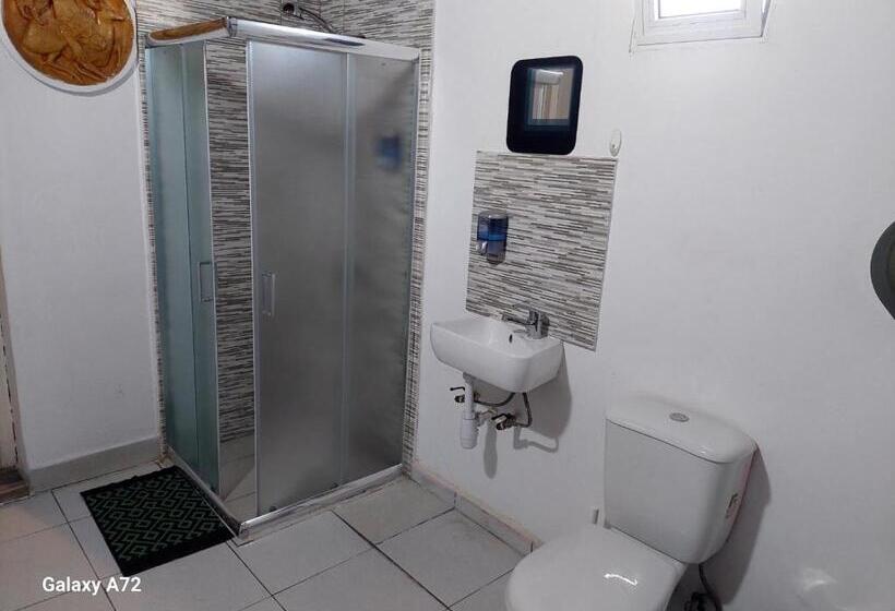 اتاق استاندارد یک نفره, Cottage Heights